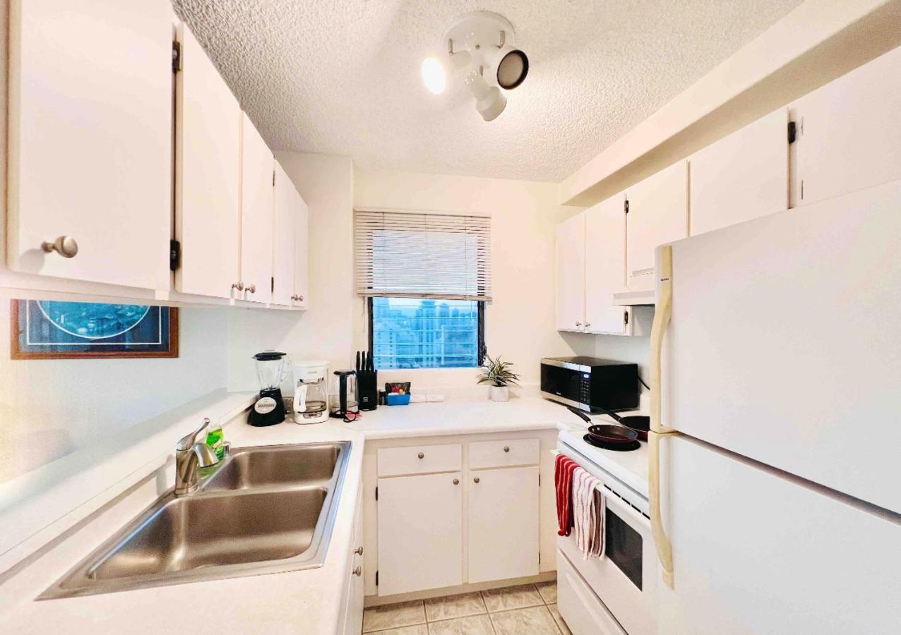 Appartamento 28th Floor Breathtaking Ocean View With A Kitchen-free Parking-corner Unit-king Bed