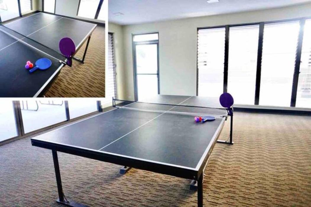 28th Floor Breathtaking Ocean View With A Kitchen-free Parking-corner Unit-king Bed Honolulu